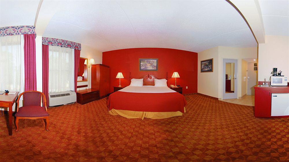 Red Roof Inn & Suites Columbus West Broad Exterior photo